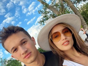 Cinta Laura Dapat Kejutan dari Kekasih di Klip Bossy