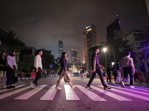 Seragam Sekolah-Gaya ala Barbie Muncul di Citayam Fashion Week Part 2