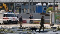 Insiden ini terjadi hanya sehari setelah Rusia menargetkan kota pelabuhan Ukraina Odesa dengan serangan rudal baru, menghancurkan Katedral Transfigurasi yang bersejarah.  