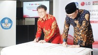 Selain bertumbuhnya wawasan, lewat kemampuan literasi yang baik, anak belajar nilai-nilai hidup yang akan berguna pada pembangunan masyarakat Indonesia di masa mendatang. LG Loves Children memang dirancang untuk menitikberatkan perhatian pada perkembangan anak-anak Indonesia dalam perwujudan kepedulian sosialnya di Indonesia lewat kampanye besarnya itu.