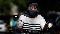 Sejumlah wilayah di China beberapa waktu belakangan memang mencatat suhu sangat panas di atas 35 derajat Celsius. (REUTERS/Tingshu Wang)