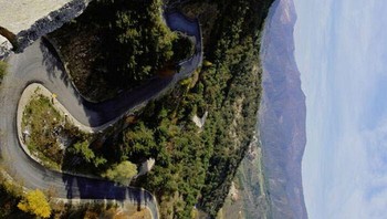 Kira-kira orang dalam foto ini dalam posisi apa ya? Foto: Boredpanda