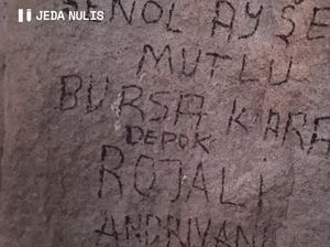 Momen Bebatuan Gua Hira Dibersihkan Sebelum Viral Coretan Rojali