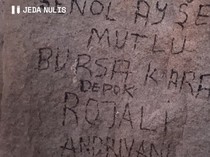 Momen Pembersihan Gua Hira Sebelum Dicoret-coret Lagi