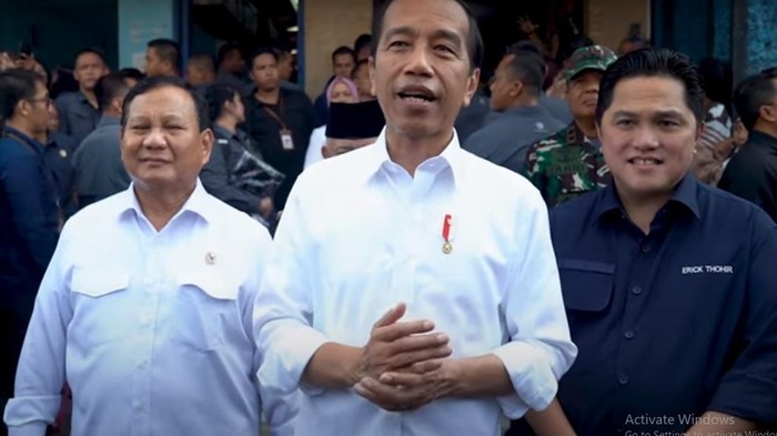 Jokowi mengunjungi Malang bersama Prabowo dan Erick Thohir