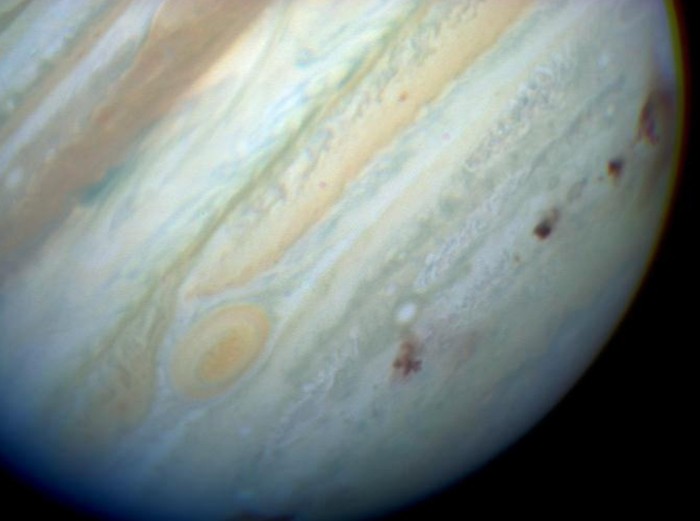 Jupiter setelah ditabrak komet Shoemaker-Levy 9