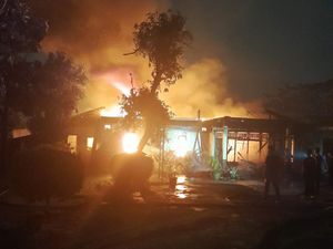 Heboh Rumah Dinas Dansat Brimob Polda Sumsel Hangus Dilalap Si Jago Merah