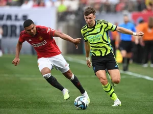 Zinchenko, Rival sekaligus Mentor Kieran Tierney