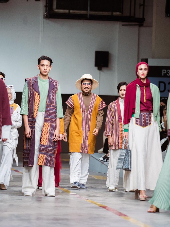 Koleksi Wastra Milik Kaloka dari Karo Sumut Curi Perhatian di JF3 Kaloka, brand fesyen yang mengusung motif wastra Indonesia. Koleksinya berhasil menucri perhatian di di acara Jakarta Food and Fashion Festival (JF3) 2023.
