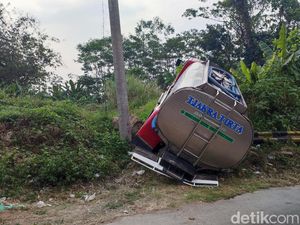 Truk Seruduk Mobil-3 Motor di Turunan Jatibarang Semarang 1 Orang Tewas
