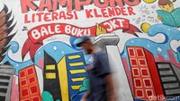 Kampung literasi dibuat untuk meningkatkan minat baca anak-anak.  