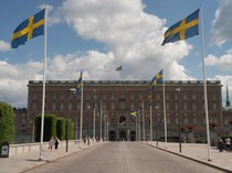 Cuma Ini Pejabat Swedia yang Dapat Mobil Dinas, yang Lain Harus Naik Kereta-Bus