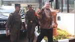 Momen Airlangga Hartarto Tiba di Kejagung Untuk Diperiksa