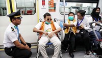 Kegiatan ini diharapkan anak-anak rentan bisa merasa senang dan merasakan kenyamanan transportasi publik LRT. 