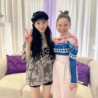 Tanpa disangka Taeyeon bertemu dengan Rossa yang menghampirinya usai konser. Para penggemar pun heboh menyebut Diva Korea telah bertemu sang Diva Indonesia. Foto: Instagram