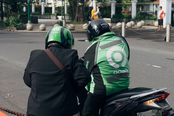 Awalnya Curiga, Ojol Ini Malah Dapat Rezeki Ditraktir Makan Penumpang