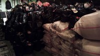 Bantuan sosial yang dikirim berupa beras, mie instan, sembako, makanan siap saji, tenda gulung, sarden, cornet, biskuit, sosis, abon, pakaian, dan selimut.  