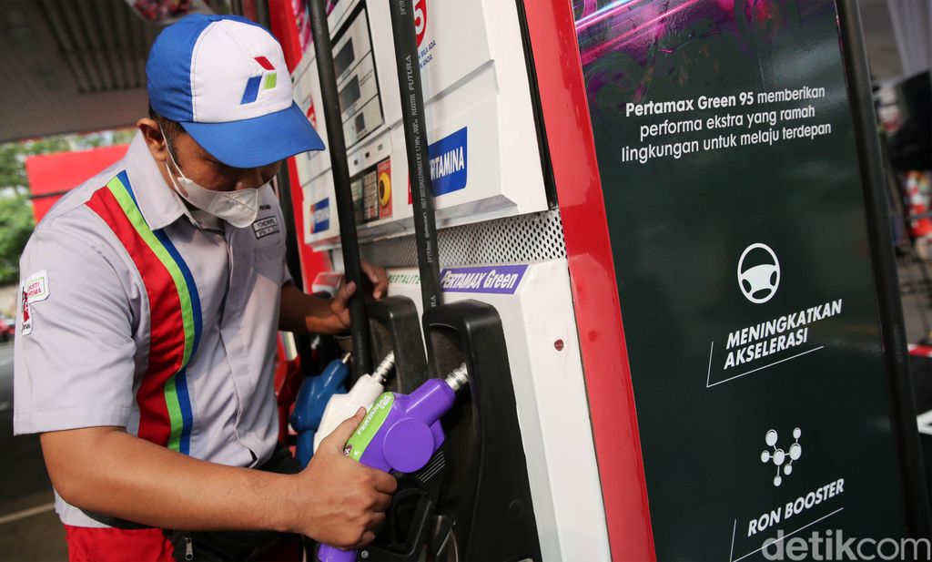 PT Pertamina (Persero) meluncurkan produk baru bernama Pertamax Green 95, Senin (24/7/2023). Produk ini dijual seharga Rp 13.500 per liter.