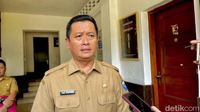Plh Walkot Bandung Ema Sumarna.