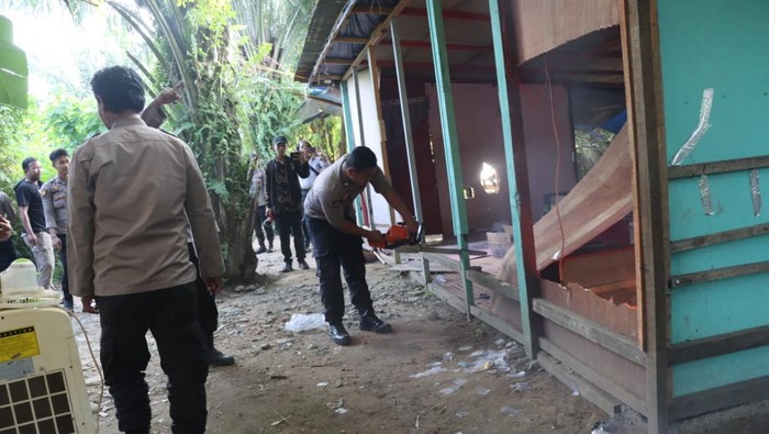 Polisi bersih-bersih basecamp narkoba di Kota Jambi
