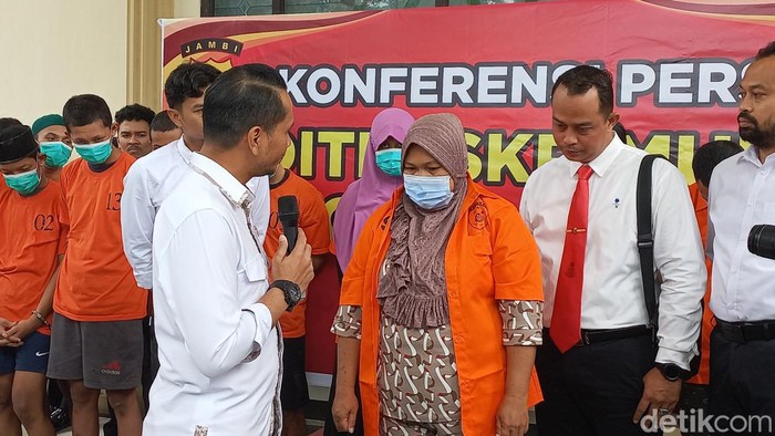 Polisi mengamankan puluhan muncikari dan tekong selama 2 bulan operasi