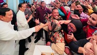 Presiden Jokowi menyebut bahwa harga sejumlah komoditas di Pasar Bululawang berada pada posisi yang baik. 