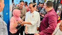 Presiden Joko Widodo melakukan kunjungan ke Pasar Bululawang di Kabupaten Malang, Provinsi Jawa Timur pada Senin, 24 Juli 2023. 