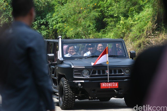 Prabowo sopiri Jokowi Erick Thohir di Pindad