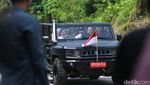Momen Prabowo Bersama Jokowi dan Erick Thohir di Pindad Malang