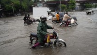 Sejak awal musim hujan mulai 25 Juni, negara itu telah menyaksikan 101 kematian termasuk 16 wanita dan 42 anak-anak, menurut otoritas penanggulangan bencana nasional. AP/K.M. Chaudary  