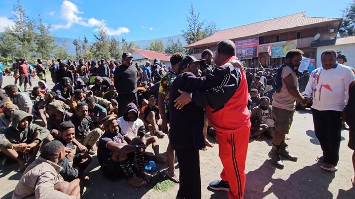 Sebanyak 7.000 warga dari Distrik Agandugume dan Distrik Lambewi di Kabupaten Puncak, Papua Tengah memilih mengungsi akibat kemarau panjang.