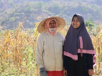 Kisah Putri Belajar Sambil Angon Kambing, Akhirnya Raih Kuliah Gratis di FKG UGM