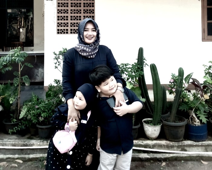 Rahma, istri Steven, dan anak-anaknya. (Dok pribadi Rahma)