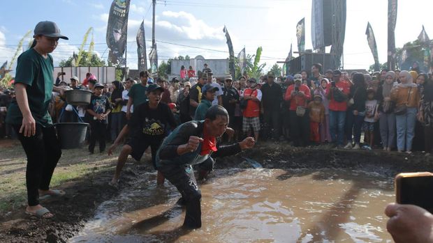 Ritual Keboan di Desa Aliyan Banyuwangi.