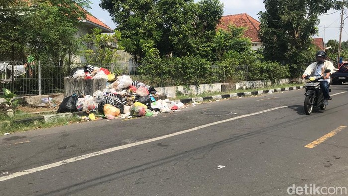 Kondisi sampah di Kota Yogyakarta usai TPA Piyungan ditutup.