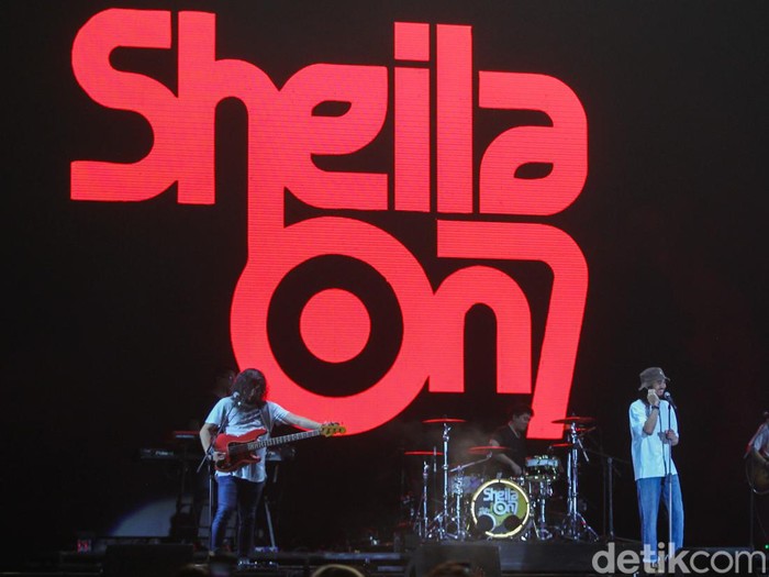 Sheila on 7 di We The Fest 2023.