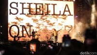 Penunjukan Sheila On 7 yang diumumkan secara mendadak ini dianggap penyelenggara sebagai pengganti sepadan, dengan kiprah Duta dkk selama dua dekade lebih di dunia musik Indonesia. Foto: Andhika Prasetia/detikHOT