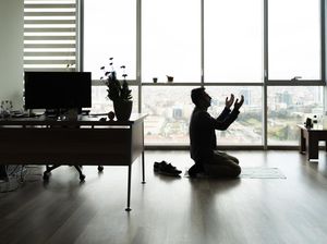 Tata Cara Sholat Taubat untuk Perempuan, Niat, Bacaan Doa dan Keutamaannya