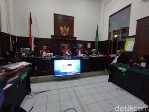 Pilu Ibu di Surabaya Dibui 5 Tahun gegara Terima Paket Ganja Anaknya