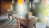 Interior Saoraja yang bersahaja.