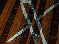 Logo Baru Mejeng di Markas Twitter