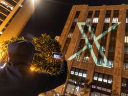 Logo Baru Mejeng di Markas Twitter