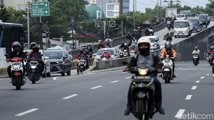 Problematika Flyover Pesing: Sering Terjadi Kecelakaan, Kini Kebanjiran