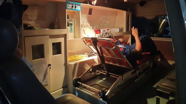 Wanita bernama Jesica Koroh (33) ditangkap usai membawa kabur mobil patroli pengelola tol di GT Jatiwaringin 2. Jesica telah diamankan petugas untuk diperiksa. (dok Ist)