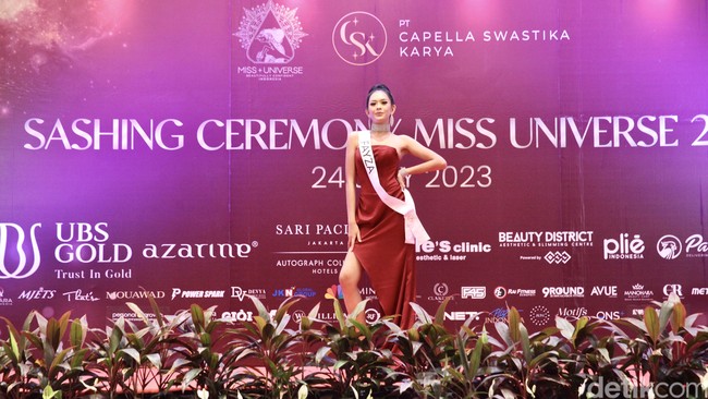 Fayza Fahria Khaldani merupakan finalis Miss Universe Indonesia dari Banten.⁣⁣⁣ Foto: Chelsea Olivia Daffa