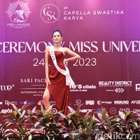 Fayza Fahria Khaldani merupakan finalis Miss Universe Indonesia dari Banten.⁣⁣⁣ Foto: Chelsea Olivia Daffa