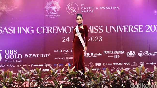 Shania Binti Mahir Hamdun dari Yogyakata termasuk 30 finalis Miss Universe Indonesia.⁣⁣⁣⁣⁣ Foto: Chelsea Olivia Daffa
