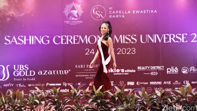 Stella Vidyasari dari Kepulauan Riau menjadi bagian dari Miss Universe Indonesia yang pertamakali digelar. Stella merupakan model yang pernah mengikuti Miss Chinese Indonesia. Foto: Chelsea Olivia Daffa