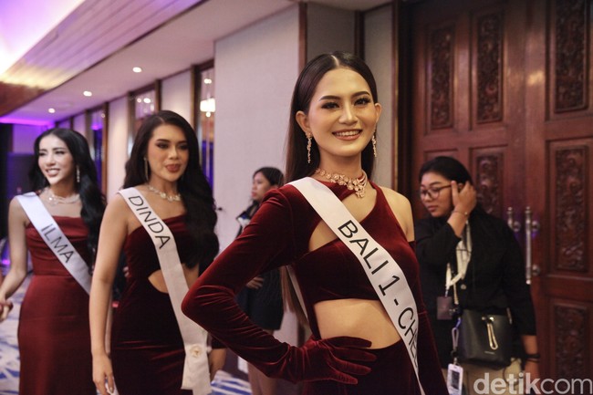 Grandfinal Miss Universe Indonesia 2023 akan diadakan di Beach City International Stadium (BCIS), Ancol pada 3 Agustus 2023. Saat ini 30 wanita dari berbagai provinsi di Indonesia yang terpilih sebagai finalis Miss Universe Indonesia tengah menjalani boot camp. Setelah bagian pertamanya yang bisa dibaca DI SINI. inilah 15 finalis Miss Universe 2023 berikutnya. Foto: Chelsea Olivia Daffa