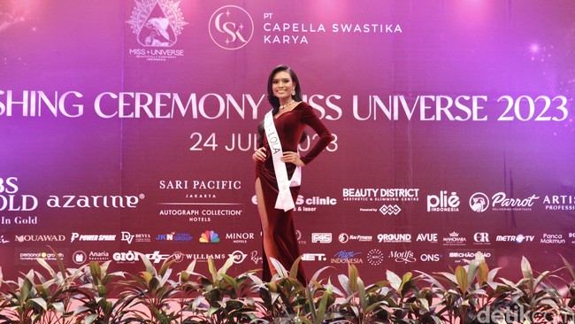 Lola Nadya Larasati Pasaribu merupakan finalis Miss Universe 2023 asal Bali. Foto: Chelsea Olivia Daffa